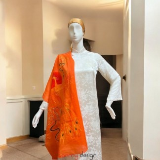 Khăn gai dài màu cam đậm vẽ tay hình tùng hạc 70*190cm